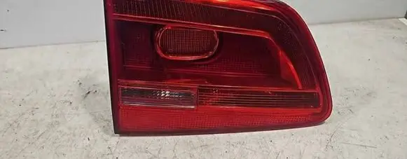 Volkswagen Touran II Tailgate rear/tail lights