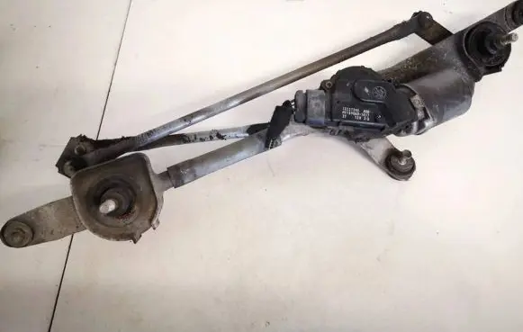 Opel Insignia A Front wiper linkage and motor