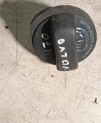 Volvo V70 Oil filler cap 3102