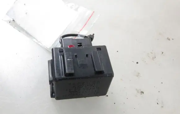 Suzuki Swift I Other relay 3861084F00