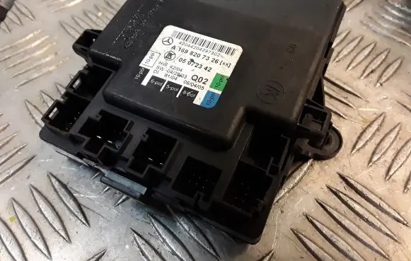 Mercedes-Benz A W169 Door control unit/module 1698207326 A2038201285