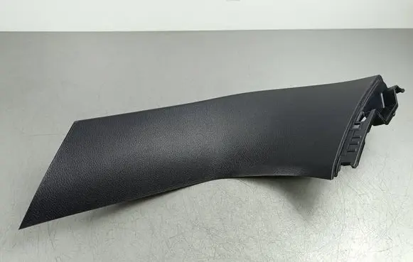 KIA Sportage Tailgate trim W8TNE0468 0010W00D 817400W000WK