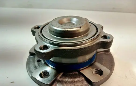 BMW 1 F20 F21 Front wheel ball bearing 6876842