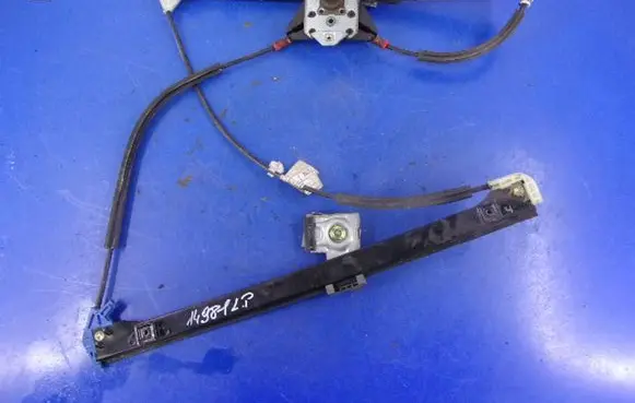 Volkswagen Caddy Front door window regulator with motor