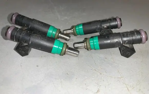 Ford Fiesta Fuel injectors set 98MFBC 6083019126 0E593