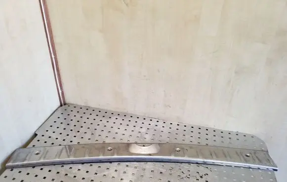 Trunk/boot sill cover protection