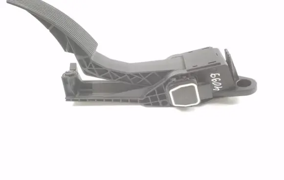 Mercedes-Benz ML W164 Accelerator throttle pedal A1643000104