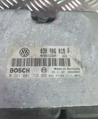 Volkswagen PASSAT B5 Engine control unit/module 038906018P 0281001720