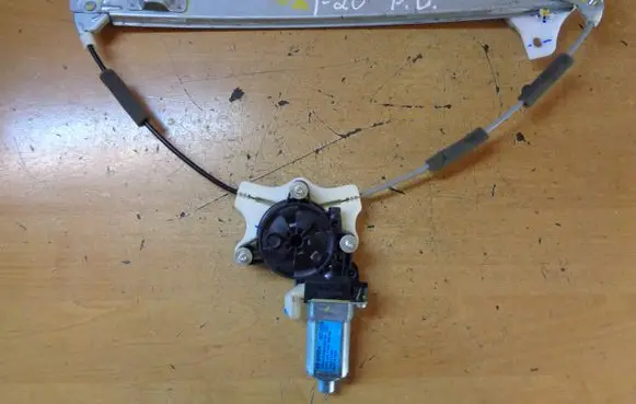 Hyundai i20 (GB IB) Front door window regulator with motor 6E02204 82460C7000 82402C7010