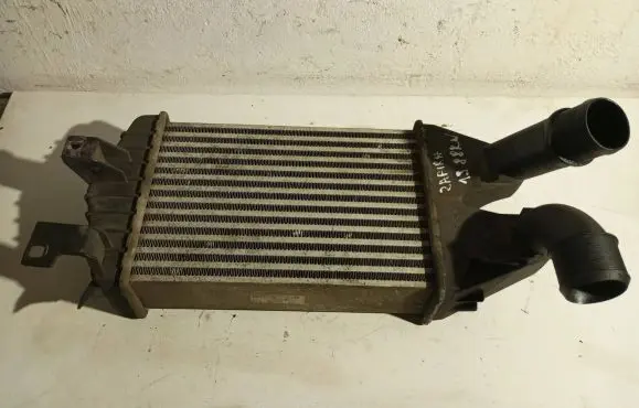 Opel Zafira B Intercooler radiator 13213402