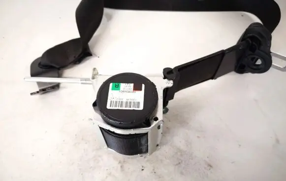 Opel Astra H Front seatbelt 560834801