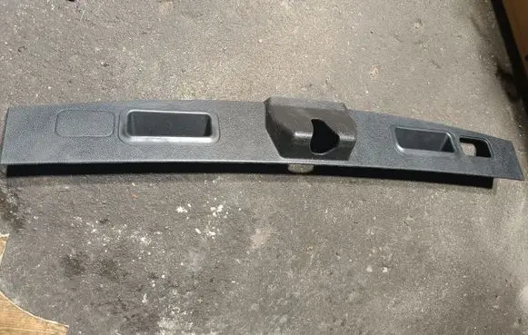 Mercedes-Benz ML W164 Tailgate trim A1647400030