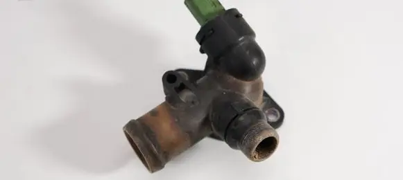 Audi A4 S4 B6 8E 8H Engine coolant pipe/hose 068121133D