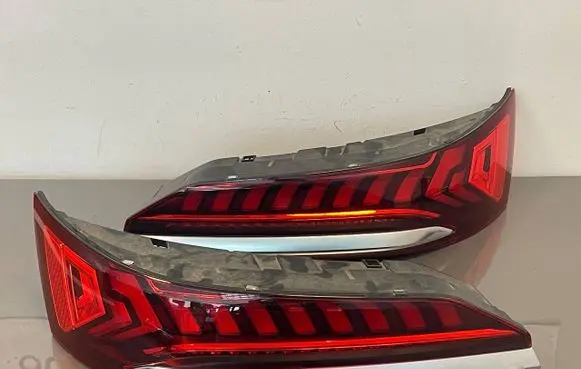 Audi Q7 4M Rear/tail lights 4M0945094G 90180599 4M0945093G