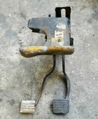 Volkswagen Golf I Pedal assembly 171721111G 171721315 171721141