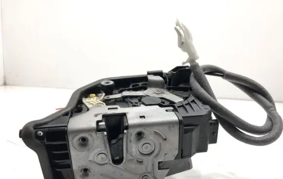 BMW X6 F16 Front door lock 7281945