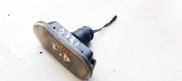 Volkswagen Golf IV Front fender indicator light 3B0949117C