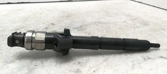 Nissan Pathfinder R51 Fuel injector 16600EC00E 05R00339