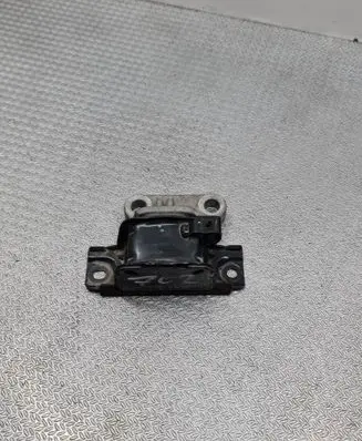 Opel Corsa E Engine mount bracket 13371838