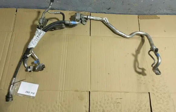 Gearbox oil cooler pipe/hose