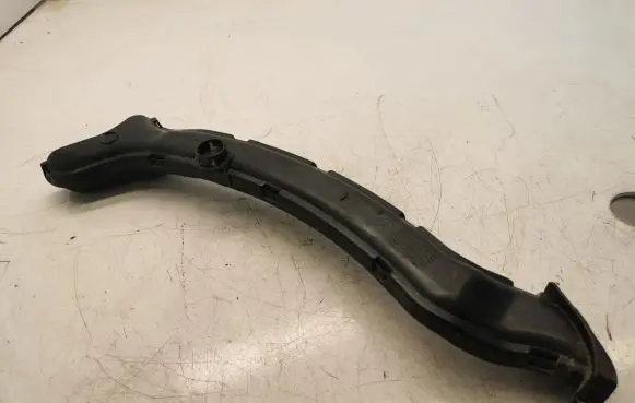 Jeep Grand Cherokee Air intake duct part 57010638AC