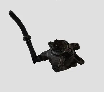 Volvo V70 Vacuum pump 08658230