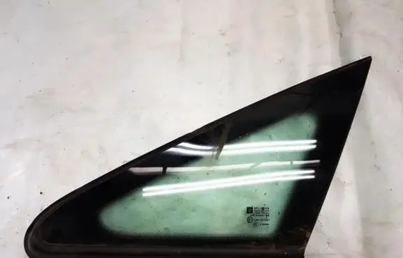 Opel Zafira B Front triangle window/glass 
