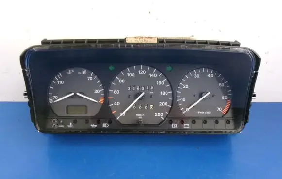 Volkswagen PASSAT B4 Speedometer (instrument cluster) 3A0919033