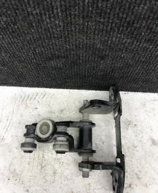 Volkswagen Crafter Sliding door middle roller runner A9067600347 ES92