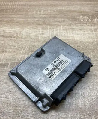 Volkswagen PASSAT B5 Engine control unit/module ECU 038906018P 0281001720