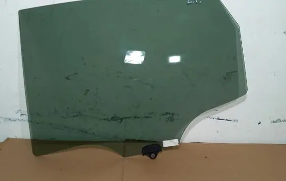 KIA Venga Rear side window