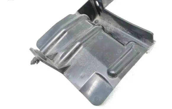 Mitsubishi Outlander Intercooler air guide/duct channel 6400A480 3H45X 050607