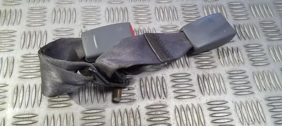 Mazda 323 F Rear seatbelt buckle bj3e