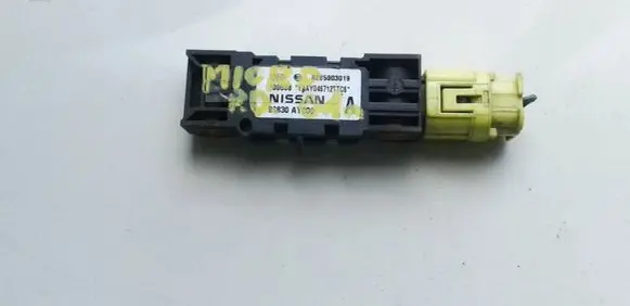 Nissan Primera Airbag deployment crash/impact sensor 98830AY000 0285003019