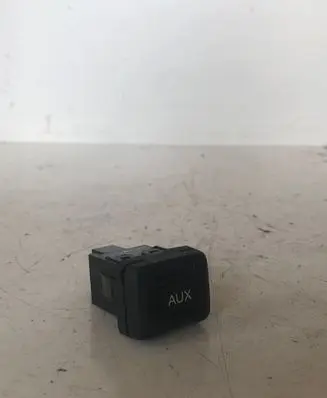 Honda CR-V AUX in-socket connector AIY04