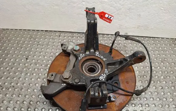 Renault Clio IV Front wheel hub spindle knuckle S14795976 400145894R