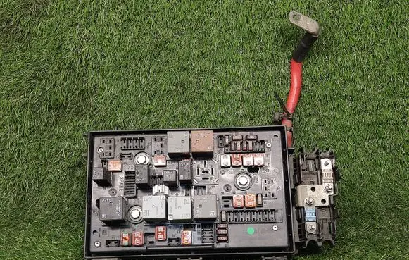 Opel Astra J Power management control unit 13302311 13302311QC
