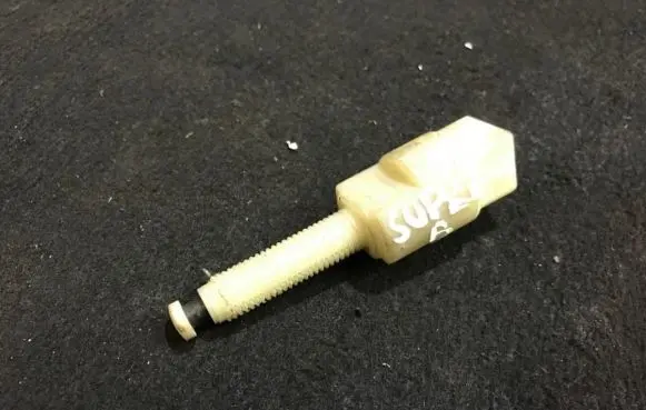 Audi A4 S4 B5 8D Brake pedal sensor switch 4A0945515A