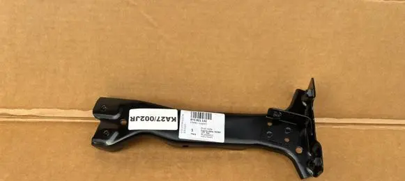Audi A3 8Y Fender mounting bracket 8Y0821132