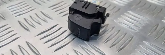 Toyota Avensis T250 Electric window control switch 8481005050 37080A29C04