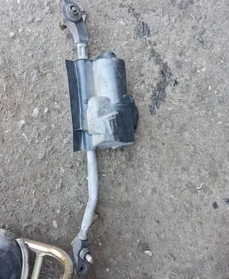 Opel Corsa C Front wiper linkage and motor