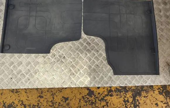 Opel Vivaro Front floor mat 8201501687 8201409823 71807798