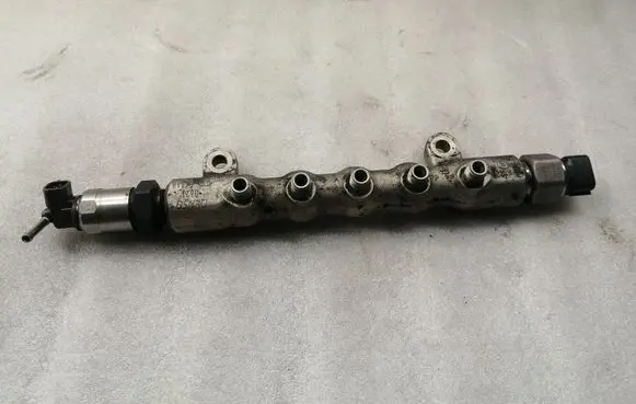 Toyota Corolla Verso AR10 Fuel main line pipe 238100R020 8945860010