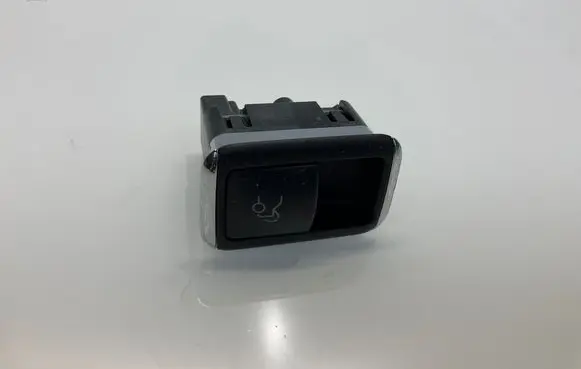 Tailgate opening switch