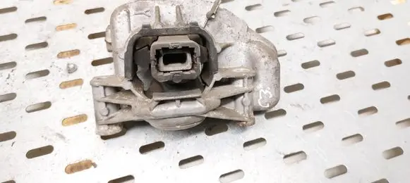 Citroen C3 Engine mount bracket