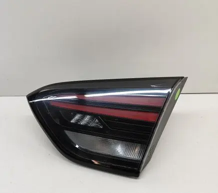 Tailgate rear/tail lights