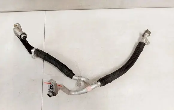 Opel Ampera Air conditioning (A/C) pipe/hose 22884935PH