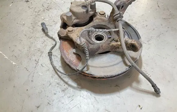 Dacia Duster II Front wheel hub spindle knuckle
