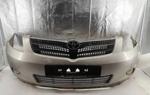 Toyota Corolla Verso E121 Front bumper