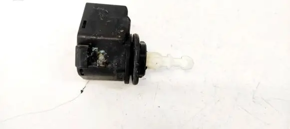 Headlight level adjustment motor